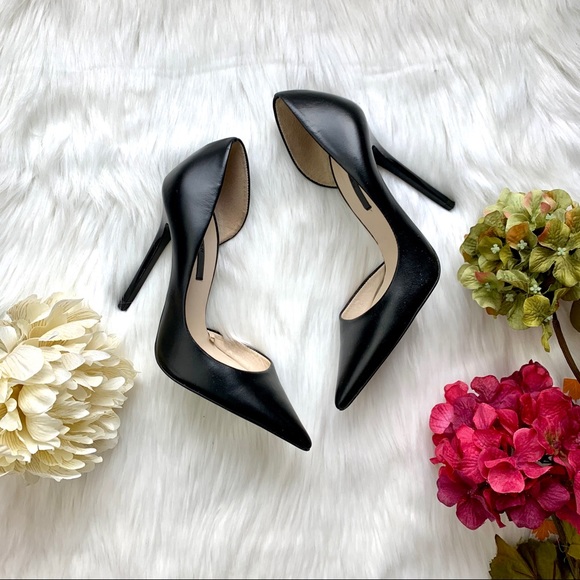 Zara Shoes - Zara Pointy Toe Pump Black Size 6